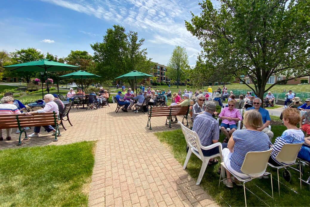IMG_9709 seniors enjoying the beautiful summer weather