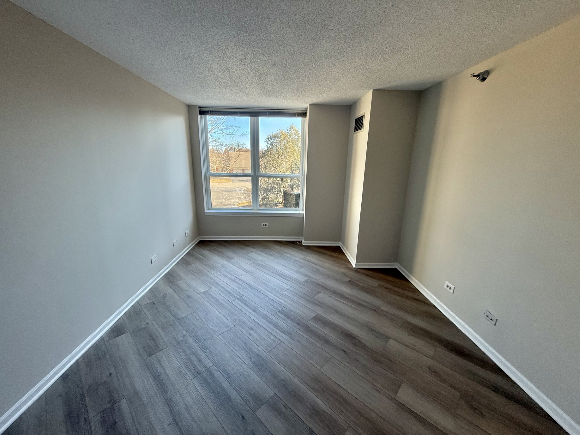 No Alt Tag Available